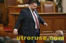 Делян Пеевски се оттегли от поста в ДАНС