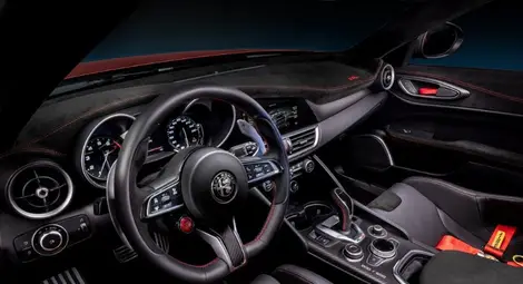 Alfa Romeo Giulia GTAm спечели награда за спортна кола на годината