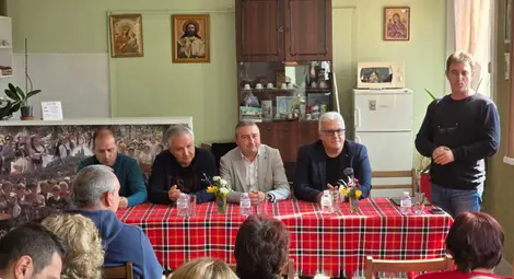 Народни представители и общински съветници от ГЕРБ проведоха срещи с русенци и жители на общината Народни представители и общински съветници от ГЕРБ проведоха срещи с русенци и жители на общината