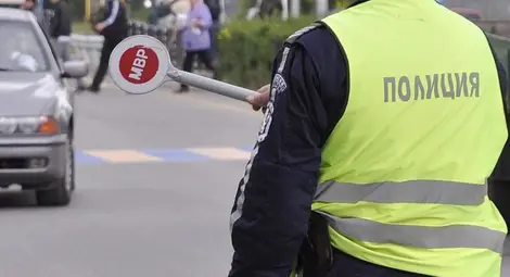 Пияна шофьорка бяга от полицейска засада, след като е блъснала жена