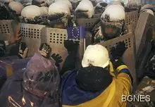 Властите в Киев брутално разчистват Майдана