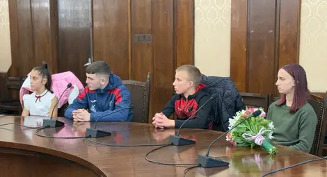 Пенчо Милков награди млади русенски спортисти за високи постижения в международни състезания