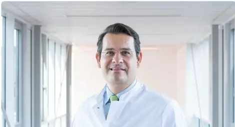 Проф. д-р Мориц Шмелцле Проф. д-р Мориц Шмелцле