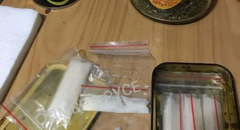 Непълнолетен задържан с дрога в гипса на счупената му ръка Непълнолетен задържан с дрога в гипса на счупената му ръка