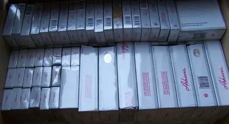 Румънец карал два бака цигари с русенска кола