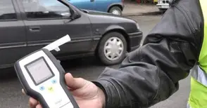 Спукана гума издаде мъртво пиян шофьор по обед на Трифон Зарезан