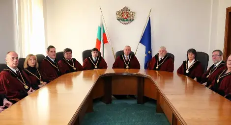 КС, единодушно: Президентът и вицепрезидентът не могат да бъдат проверявани, разследвани, обвинявани, подслушвани