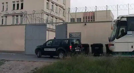 Правителството ограничава свободното движение на мигрантите у нас Правителството ограничава свободното движение на мигрантите у нас