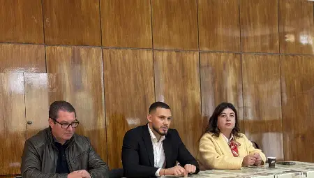 Народни представители и общински съветници от ГЕРБ проведоха срещи с русенци и жители на общината Народни представители и общински съветници от ГЕРБ проведоха срещи с русенци и жители на общината