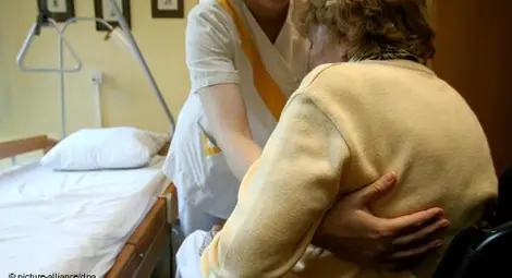 15 болногледачи с шанс за работа след обучение