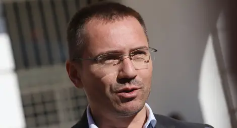 Джамбазки: Ако затворим всичко, ще се поставим между два огъня