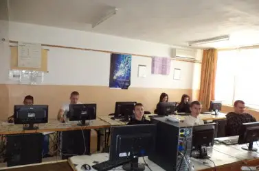 Повишен интерес към професионалното образование отчитат от МОН Повишен интерес към професионалното образование отчитат от МОН