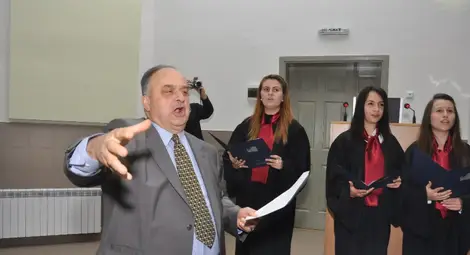 Университетът отличи автора на химна си Андрей Дренников с &bdquo;Кристален знак&ldquo;