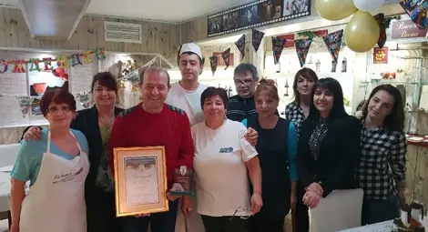 Анкета с клиенти оформя менюто на &bdquo;Кралска закуска&ldquo;