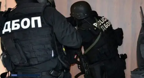 Задържаха мъж, принуждавал деца във Фейсбук да участват в порнографски представления