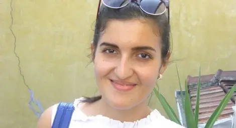 Коледна фабрика черпи с греяно вино и изкуство