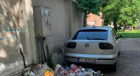 Нелсен Чистота: Кубици смет закарана и разхвърляна умишлено в района на Централна гара в Русе /галерия/