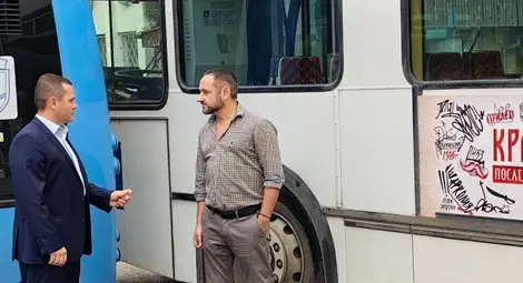 Тролеи станаха подвижни реклами на спектакли на русенския театър