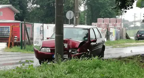Възрастен мъж катастрофира след прилошаване в движение и загина /галерия/
