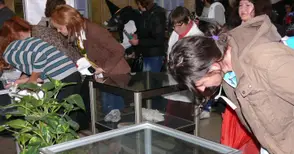 Университетът отвори залите си за кристалната нощ на учените