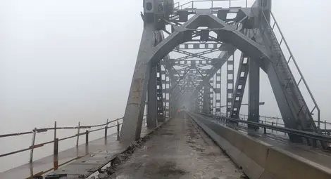 Смениха 16 панела при плановия ремонт на Дунав мост, кърпиха дупки при аварийния