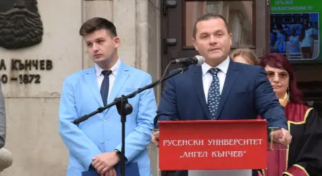 Русенският университет започва учебната година с над 1600 нови студенти