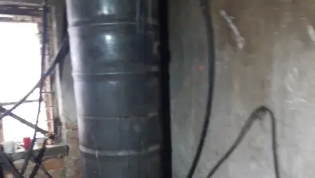 Русенски митничари откриха близо тон нелегална ракия