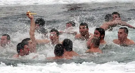 Обредното къпане на Йордановден продължава и на Ивановден