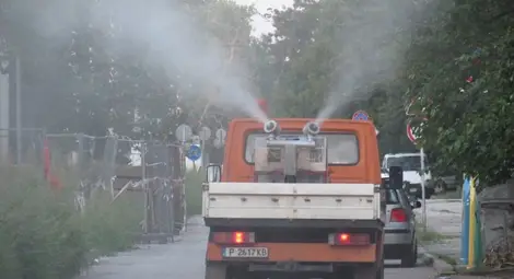 Фирмата за борба с комарите: Нормално е след пръскане да са по-агресивни, все пак ние ги нападаме