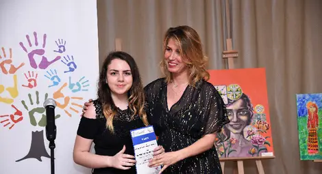 Награди и стипендии за даровити българчета