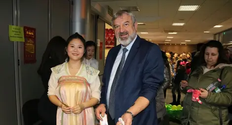 С богата празнична програма в Русе посрещнаха Китайската Нова година С богата празнична програма в Русе посрещнаха Китайската Нова година