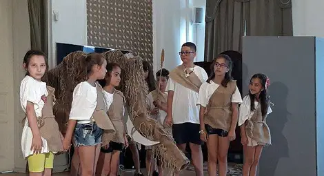 Създаденият преди година по време на &bdquo;Театрална ваканция в музея&ldquo; спектакъл &bdquo;Ерна и Маму&ldquo; е вдъхновил театър &bdquo;Камила&ldquo; да направи професионално представление, което да видят повече зрители.                                                                    Снимка: Архив