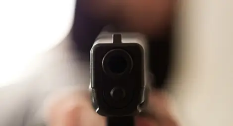 Собственик на бар застреля известен кънтри певец заради пушене на неправилно място