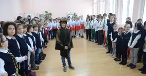 Песните на Крокодила Гена  огласиха Европейското училище