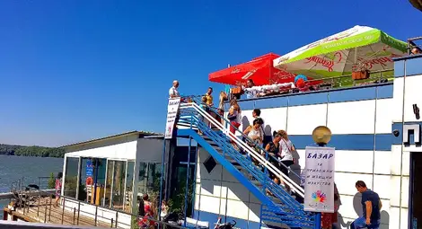 Съкровища на приложното изкуство очакват публика на терасата на „Понтона“ Съкровища на приложното изкуство очакват публика на терасата на „Понтона“