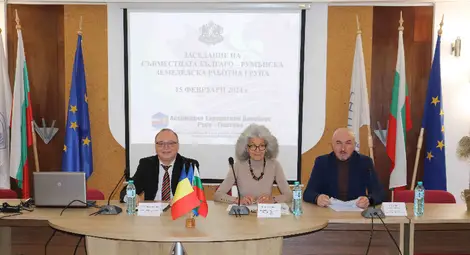 Виненият туризъм, оранжерийните зеленчуци и производството на продукти от бял трън са сред акцентите на българо-румънската земеделска работна група