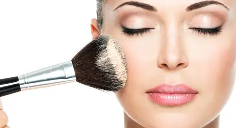 12 хитринки в гримирането за мързеливите красавици