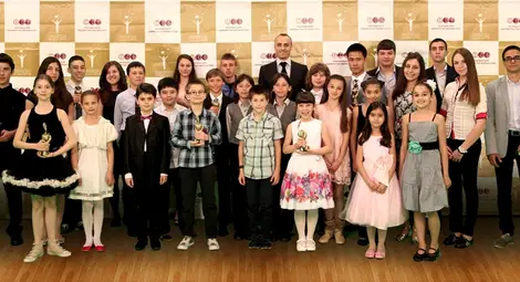 Фондация “Димитър Бербатов” награди победителите от Клуб 2013 на “Успелите деца на България” Фондация “Димитър Бербатов” награди победителите от Клуб 2013 на “Успелите деца на България”