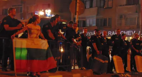 Повдигнаха обвинение на Перата, арестуваха още двама за боя в Асеновград