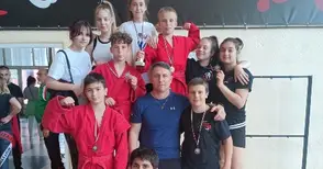Младите самбисти с куп медали на държавното