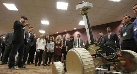 За 2 месеца българин печели 2 награди за роботика в САЩ