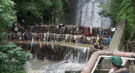 Тонове мръсотия се влива в морето на Варна