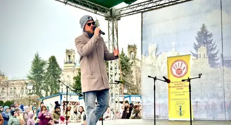 Стотици русенци пяха заедно с Братя Аргирови по време на концерта &bdquo;Не на насилието, да на доброто!&ldquo;