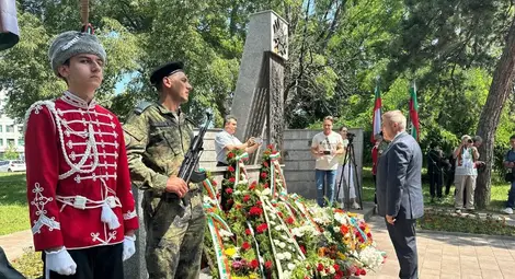 Русе почете паметта на Ботев и падналите за свободата на България