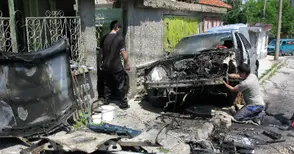 Пробив в електрическата инсталация запали мерцедес