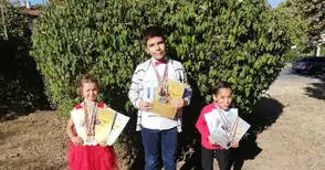 Солистите на студио „Слънчеви ноти“ донесоха нови награди от конкурс