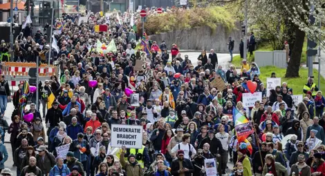 Германската полиция влезе в сблъсъци с протестиращите срещу COVID мерките