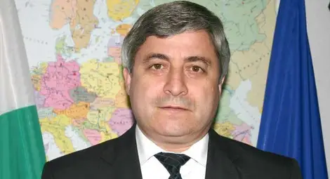 Проф. Белоев удостоен с почетна титла в Румъния