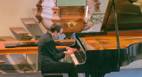 Публиката на фестивала "Аурора" в Нидерландия аплодира горещо пианиста Николай Димитров от Русе