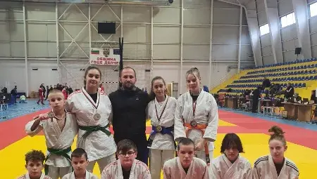 2 титли и още 3 медала за младите джудисти на &bdquo;Локо&ldquo;